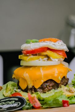 Yanaya's Bunless Burger (Pic By Derrick Manieca)